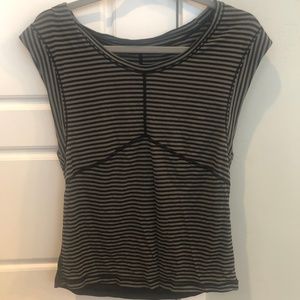 lululemon athletica size 2 black striped shirt